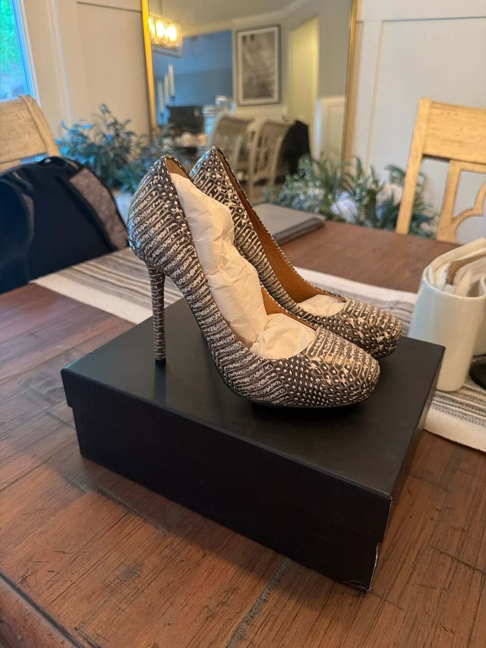 L.A.M.B. Prissy Snakeskin Print Pumps Black White Size 7M